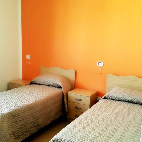 Camera Arancio